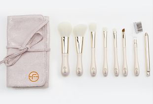 專注服務(wù)，成就品牌 東莞向日葵美容用品公司致力口腔衛(wèi)生用品行業(yè)領(lǐng)袖